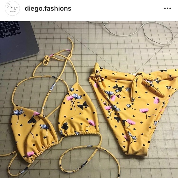 Two piece swimsuit - Picture 1 of 2